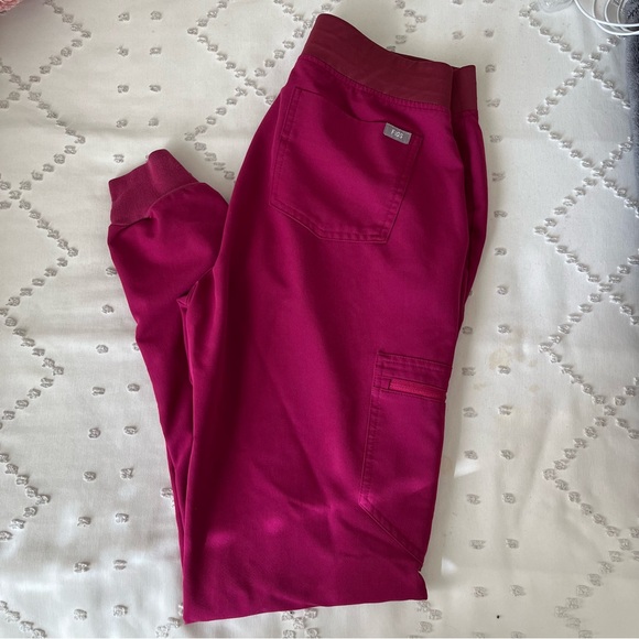 Figs Dark Magenta Scrub Set - Picture 2 of 9